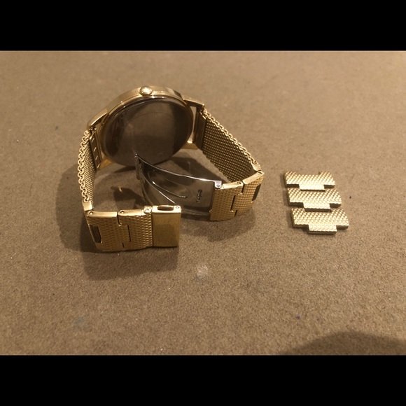 Never Worn Guess Watch - Picture 3 of 3